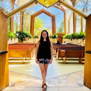 Meet your Posher, Mia